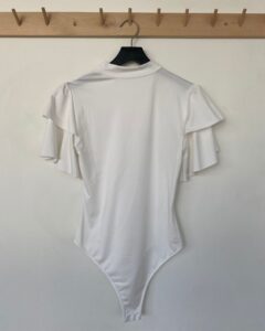 [ÖVER-18] Vit polo body med liten puffärm Antal: 3 st | Storlek: S 1 st M 1 st L 1 st