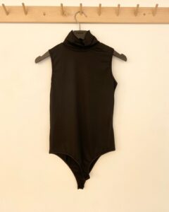 [ÖVER-36] Svart linne-body Antal: 13st | S 10 st M 3 st