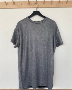 [ÖVER-05] Oversize Silver T-shirt Antal: 18 st | Storlek: XS 1 st S 5 st M 6 st L 6 st