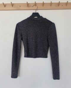 [ÖVER-07] Glitter Polo Långärmad med öppen rygg Antal: 15 st | Storlek: XS 2 st S 5 st M 5 st L 2 st XL 1 st